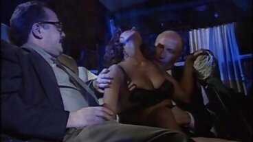 Twardy negocjator MILF magicznie uspokaja pracownika zdjecia cipki