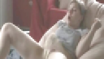 Krągła mama xxx fotki sprawia, że ​​spuszcza się z jej cyckami