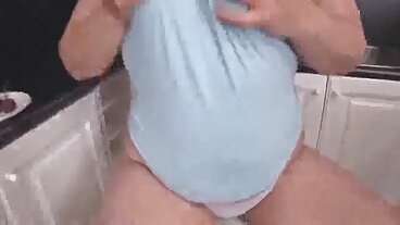 Susy Gala lubi kremować jej słodką sex fotka cipkę