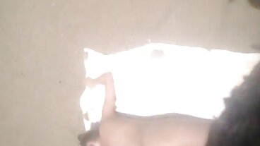 Troskliwa MILF budzi pasierba Steve'a do seksu sex babcie fotki i twarzy