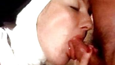 MYLF Małe cycki MILF przymierza nową bieliznę zdjecia zarosniete cipki i uwielbia, jak jej cipka czuje się w niej pieprzona